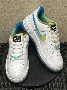 Nike Air Force 1 LV8 GS ‘Unlock Your Space’ FJ7691-191